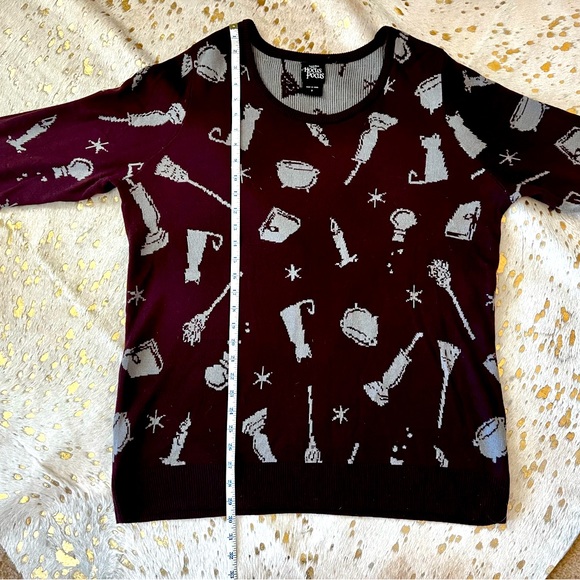 Torrid Disney Hocus Pocus Sweater Top 2X - Picture 4 of 6